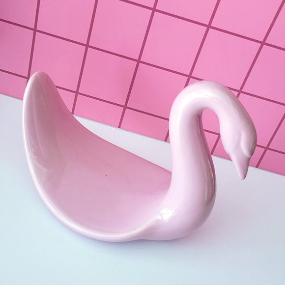 Vintage 1980s Dusty Pink Rose Ceramic Swan Towel Holder - Picture 6 of 8